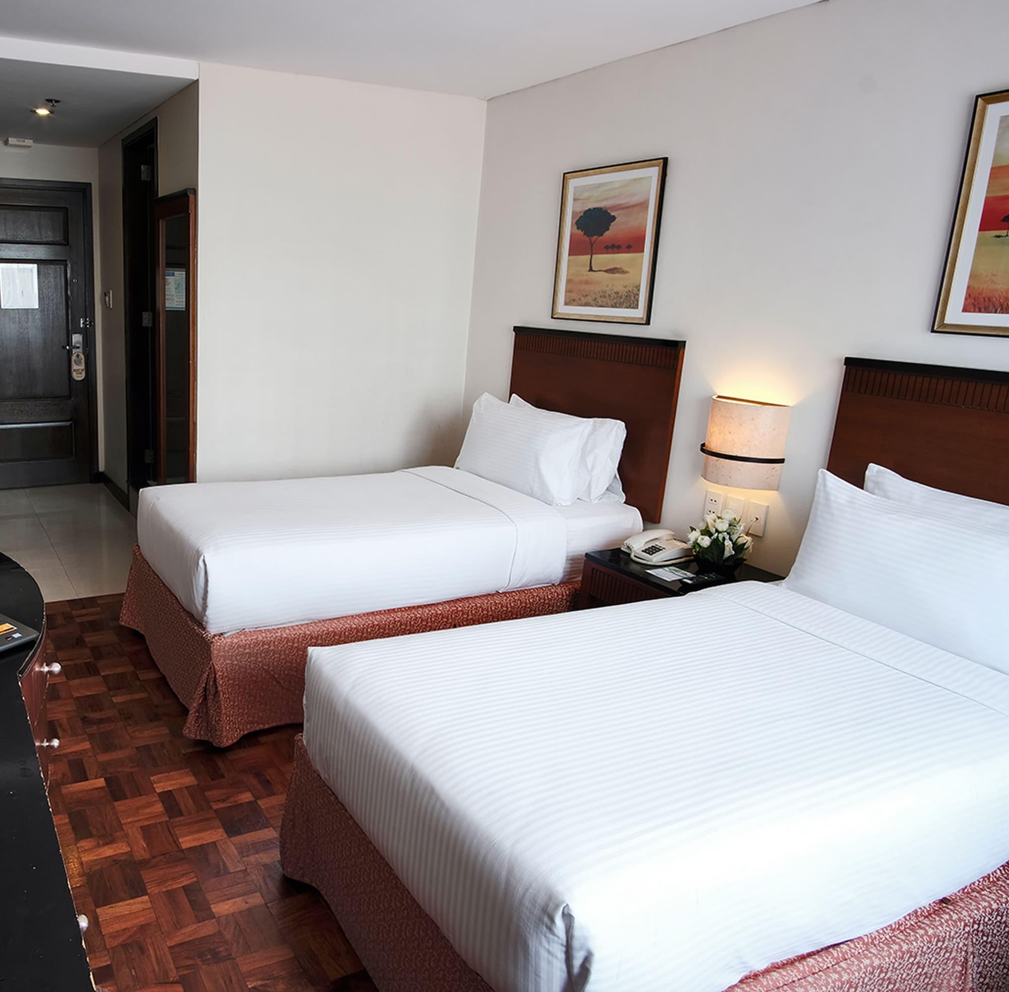 Fersal Hotel Neptune Makati Макати Экстерьер фото