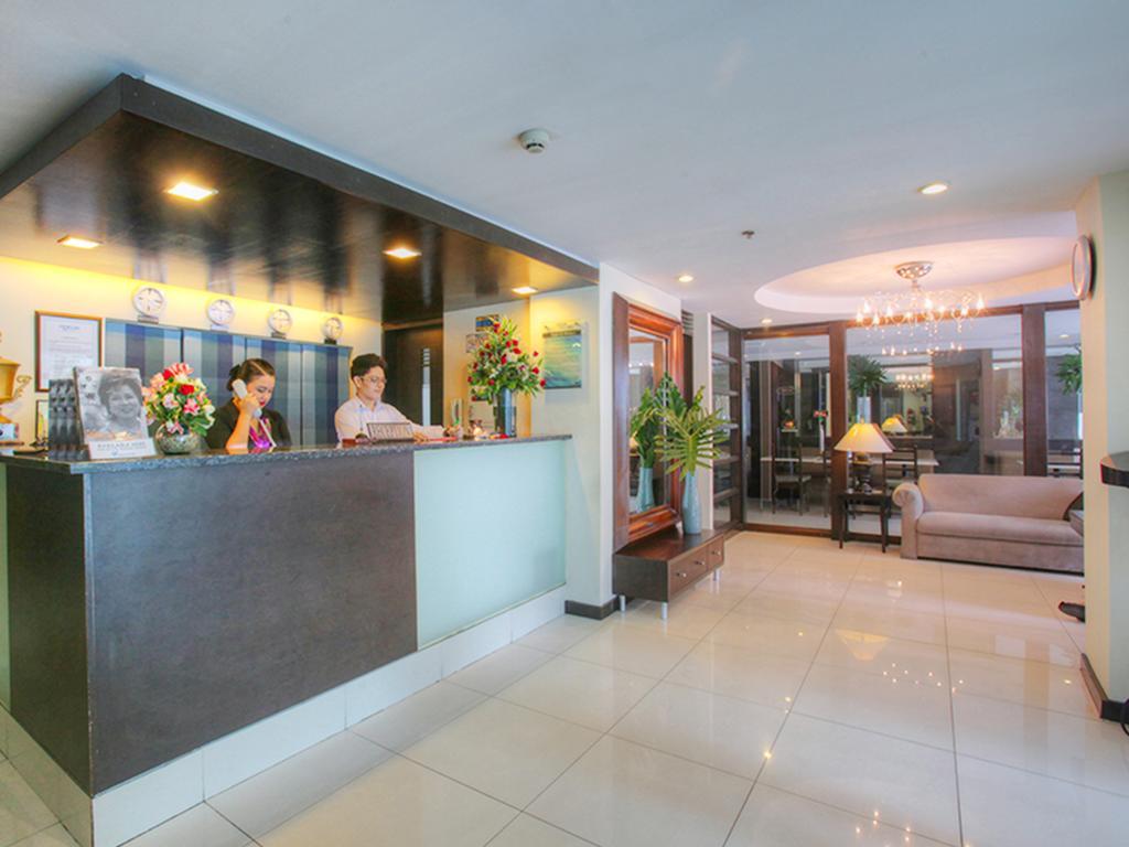 Fersal Hotel Neptune Makati Макати Экстерьер фото