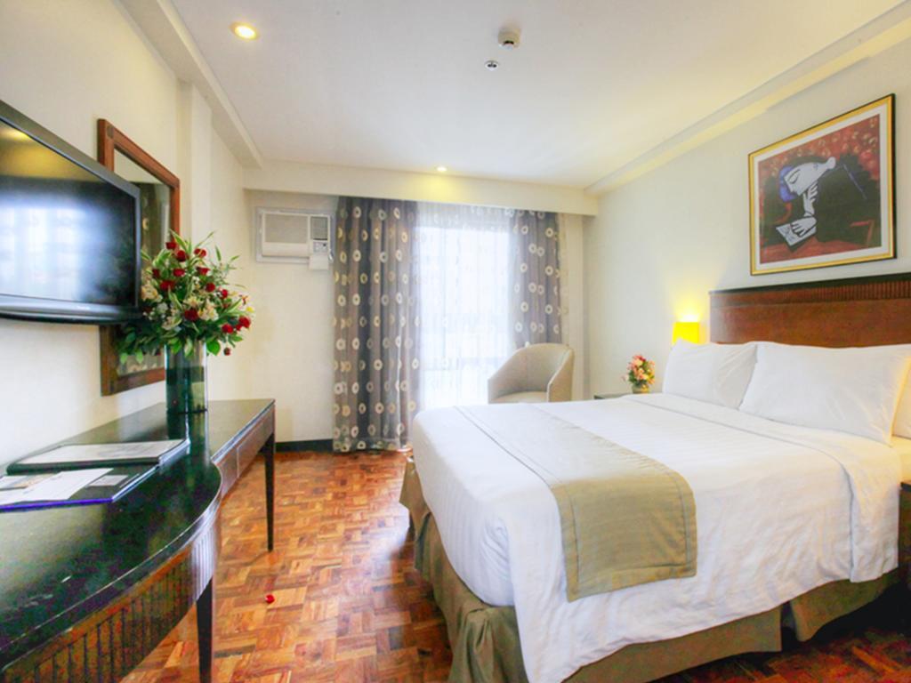 Fersal Hotel Neptune Makati Макати Экстерьер фото